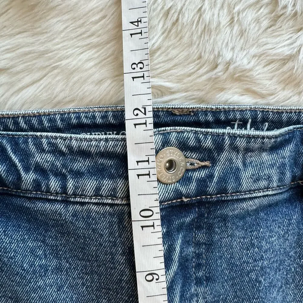 Style&Co Curvy Girlfriend Distressed Cut Off Jeans 16